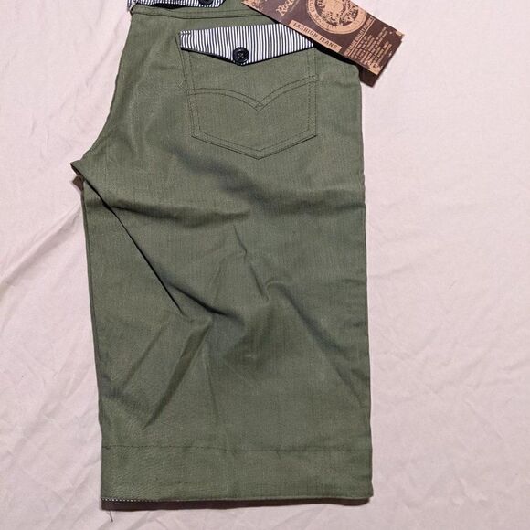 🆕NWT ROCK STAR OLIVE W/BLACK & WHITE STRIPES SHORTS - 32 - Picture 3 of 4